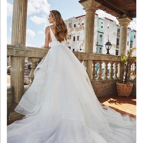 Calla Blanche Wedding Dress - Picture 6 of 7